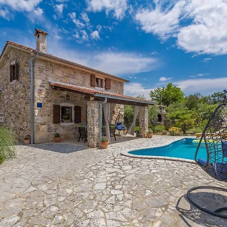 Сasa de vacaciones House Andrea With Pool