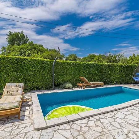 House Andrea With Pool *