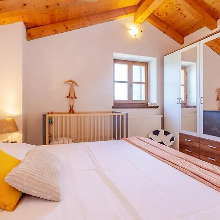 House Andrea With Pool