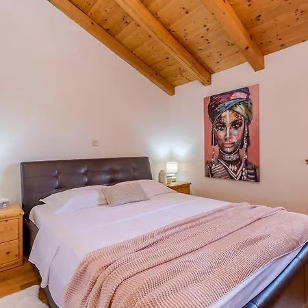 House Andrea With Pool Vakantiehuis Sveti Ivan Dobrinjski