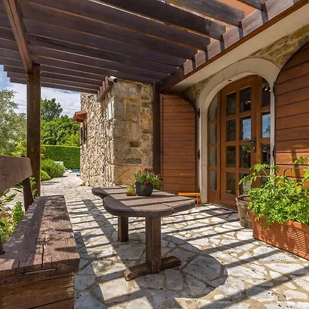 Holiday home House Andrea With Pool Sveti Ivan Dobrinjski