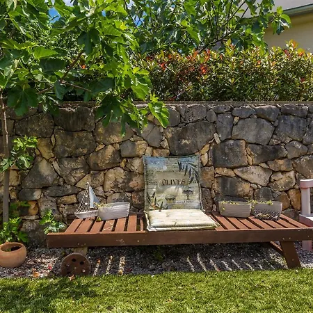 Vakantiehuis House Andrea With Pool