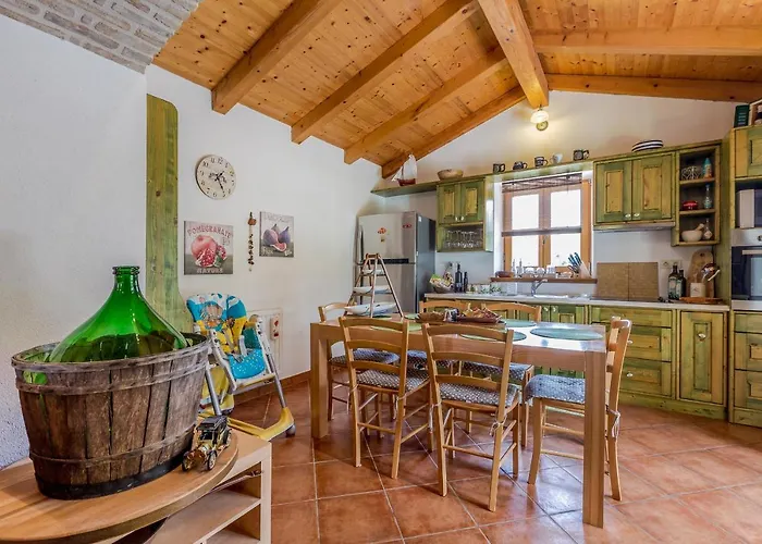 House Andrea With Pool Vakantiehuis
