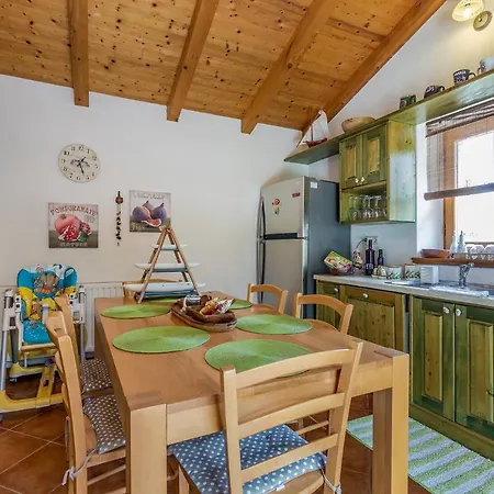 House Andrea With Pool Casa vacanze *